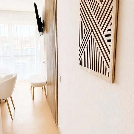 Apartamento Lvam - Cozy Renovated Ferris Wheel View Pool