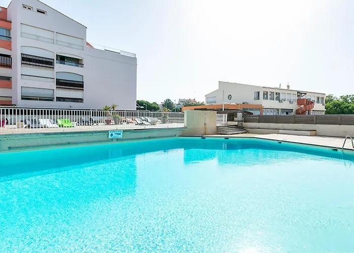 Cocon Vue Grande Roue, & Piscine, Parking & Clim Apartment