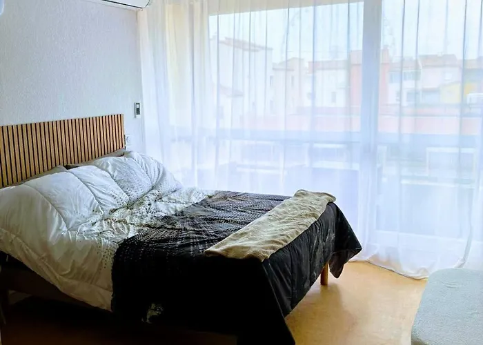 Cocon Vue Grande Roue, & Piscine, Parking & Clim Apartment Agde